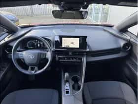 Toyota C-HR (2025) thumbnail 8