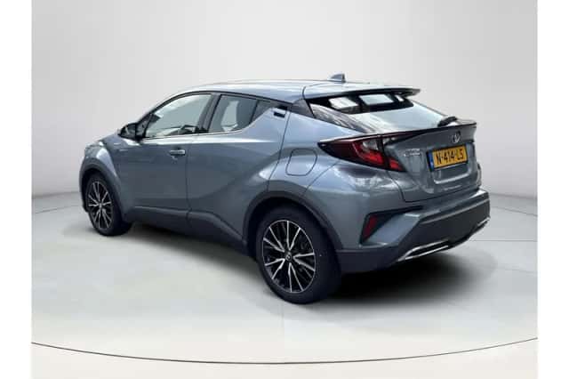 Toyota C-HR (2021) thumbnail 3