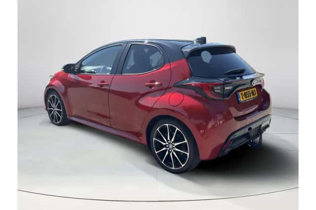 Toyota Yaris (2023) thumbnail 3