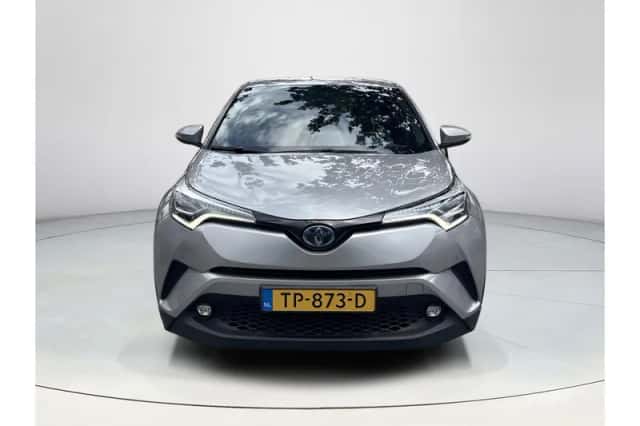 Toyota C-HR (2018) thumbnail 4