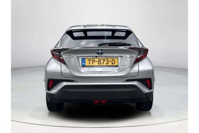 Toyota C-HR (2018) thumbnail 5