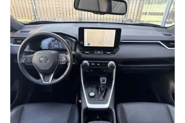 Toyota RAV4 (2023) thumbnail 1