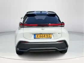 Toyota C-HR (2023) thumbnail 5