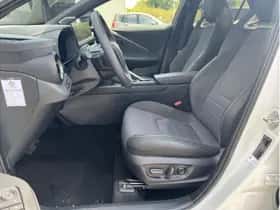 Toyota C-HR (2023) thumbnail 7