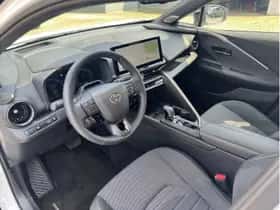 Toyota C-HR (2023) thumbnail 9