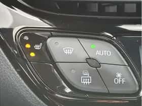 Toyota C-HR (2020) thumbnail 18