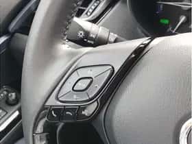 Toyota C-HR (2020) thumbnail 23
