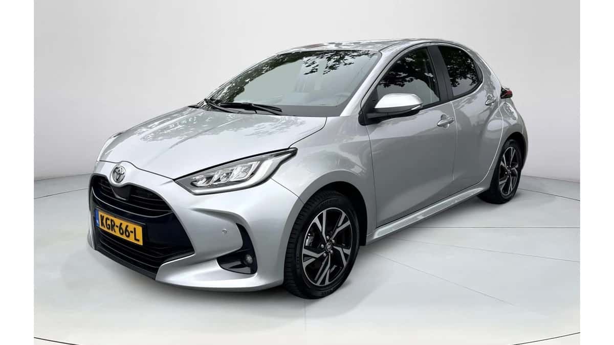 Toyota Yaris (2024) — foto 1