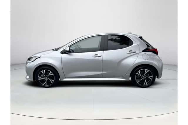 Toyota Yaris (2024) thumbnail 2