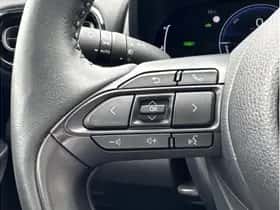 Toyota Yaris (2024) thumbnail 16