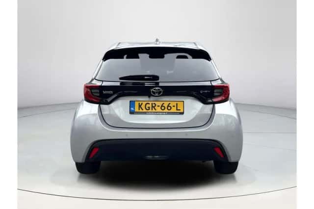 Toyota Yaris (2024) thumbnail 5