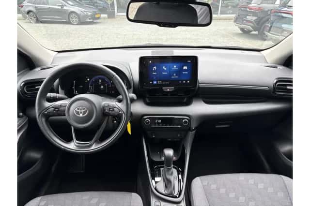 Toyota Yaris (2024) thumbnail 6