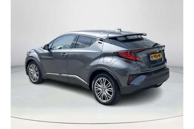 Toyota C-HR (2022) thumbnail 3