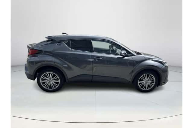 Toyota C-HR (2022) thumbnail 6