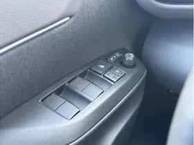 Toyota Yaris Cross (2024) thumbnail 24