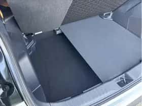 Toyota Yaris Cross (2024) thumbnail 35