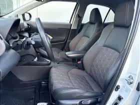 Toyota Yaris Cross (2024) thumbnail 7