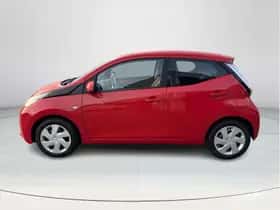 Toyota Aygo (2017) thumbnail 2