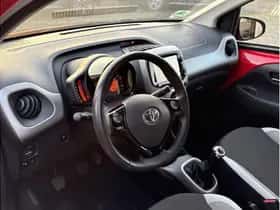 Toyota Aygo (2017) thumbnail 14