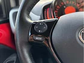 Toyota Aygo (2017) thumbnail 15
