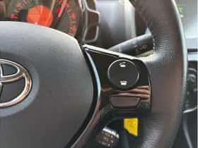 Toyota Aygo (2017) thumbnail 16