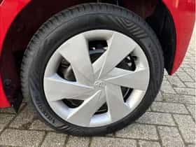 Toyota Aygo (2017) thumbnail 26