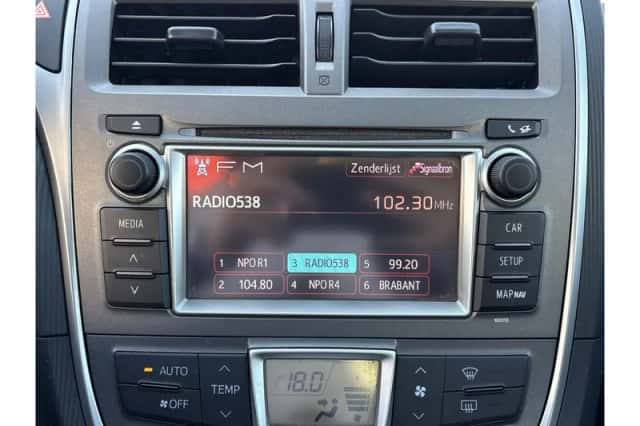 Toyota Verso-S (2012) thumbnail 5