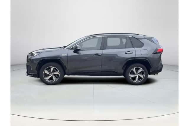 Toyota RAV4 (2022) thumbnail 2