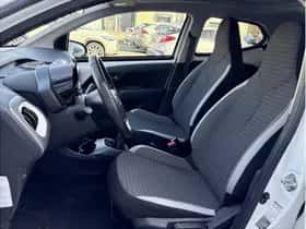 Toyota Aygo (2019) thumbnail 7