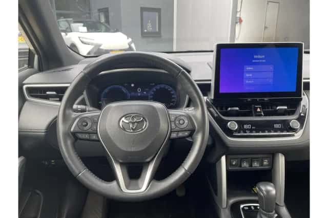 Toyota Corolla (2023) thumbnail 6