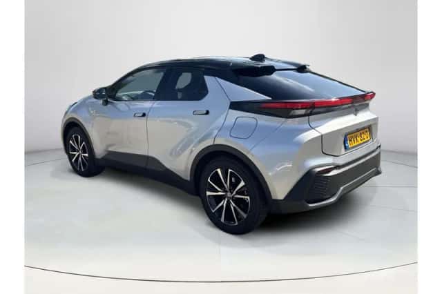 Toyota C-HR (2025) thumbnail 3