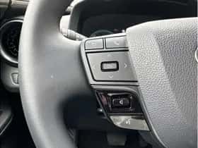 Toyota C-HR (2025) thumbnail 17