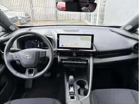 Toyota C-HR (2025) thumbnail 6