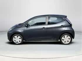 Toyota Aygo (2017) thumbnail 2