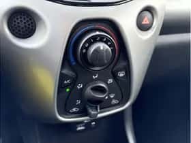Toyota Aygo (2017) thumbnail 14