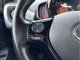 Toyota Aygo (2017) thumbnail 16