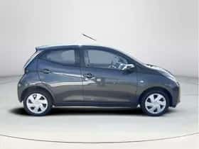 Toyota Aygo (2017) thumbnail 28