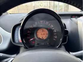 Toyota Aygo (2017) thumbnail 9