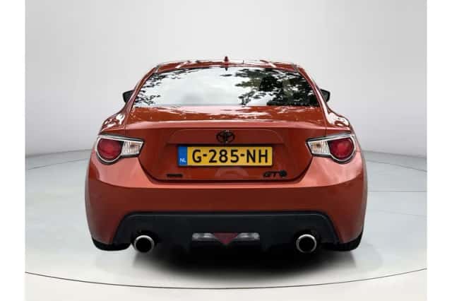 Toyota GT86 (2016) thumbnail 4