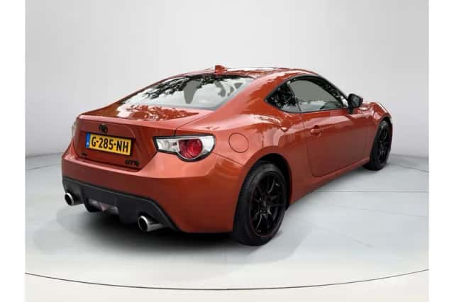 Toyota GT86 (2016) thumbnail 5