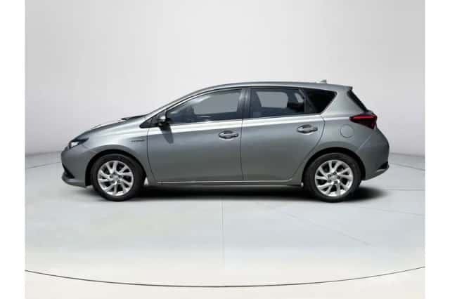 Toyota Auris (2019) thumbnail 2