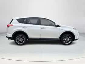 Toyota RAV4 (2016) thumbnail 32