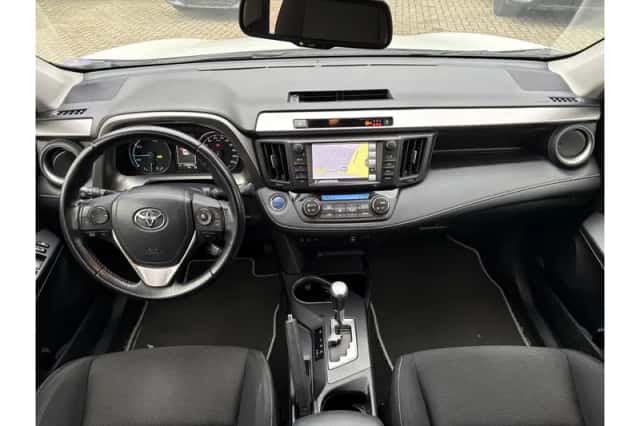 Toyota RAV4 (2016) thumbnail 6