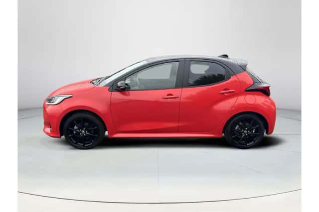 Toyota Yaris (2023) thumbnail 2