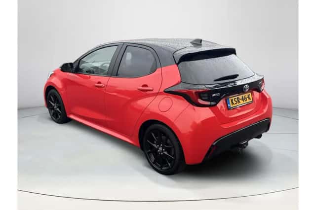 Toyota Yaris (2023) thumbnail 3