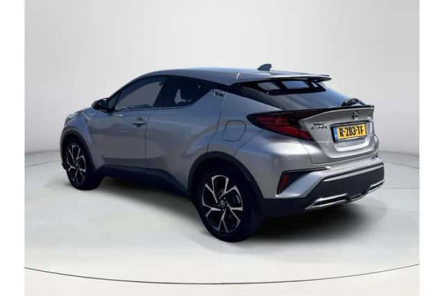 Toyota C-HR (2022) thumbnail 5