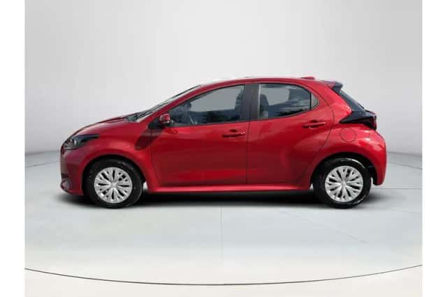 Toyota Yaris (2022) thumbnail 2