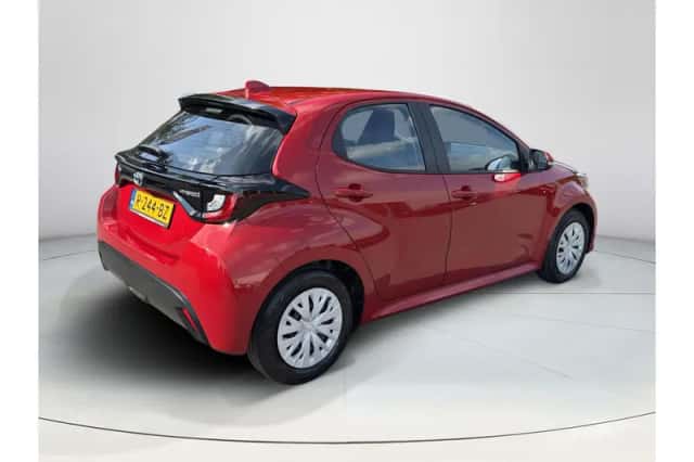 Toyota Yaris (2022) thumbnail 5