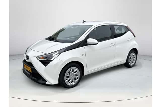 Toyota Aygo (2021) thumbnail 1