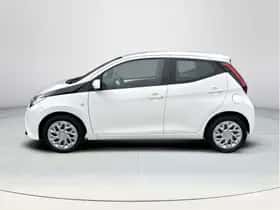 Toyota Aygo (2021) thumbnail 2